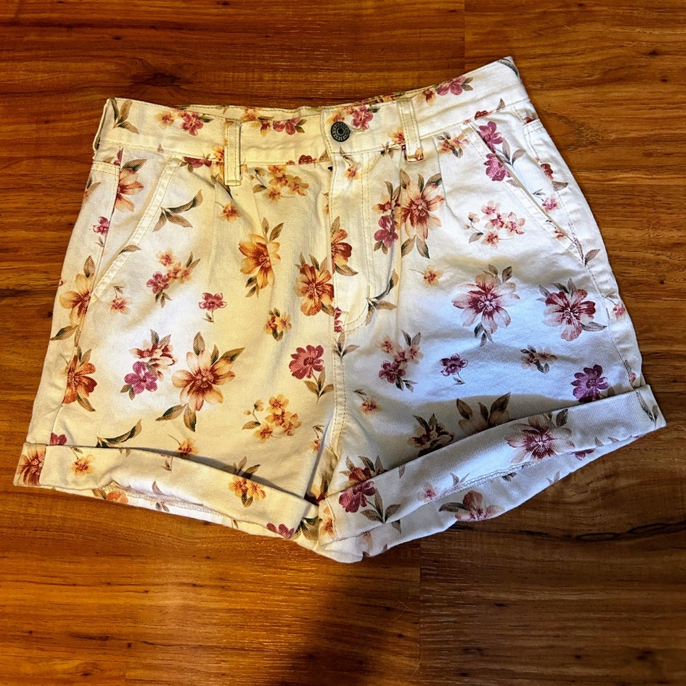 American Eagle Outfitters White Floral High Waist Shorts